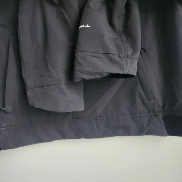 The North Face Women's Black Cropped 1/2 Zip Reversable Pullover, Sm, Windwall - Picture 4 of 9